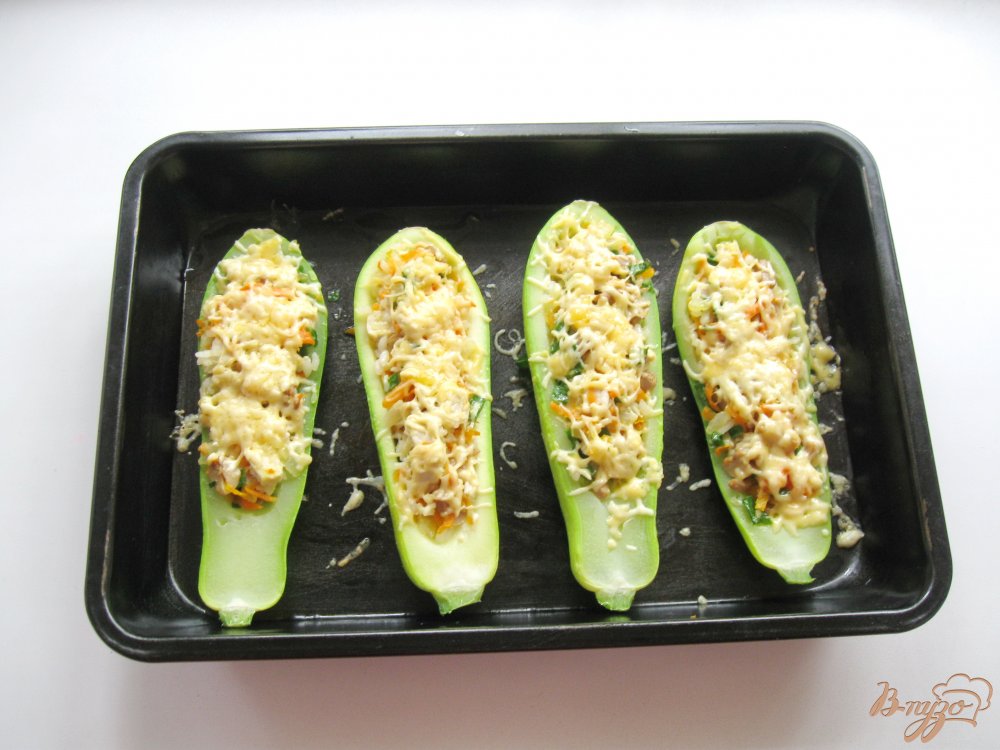 Кабачки, фаршированные грибами и курицей Кабачки, фаршированные грибами и курицей