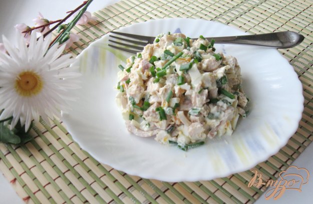 фото рецепта: Салат с кальмарами и курицей