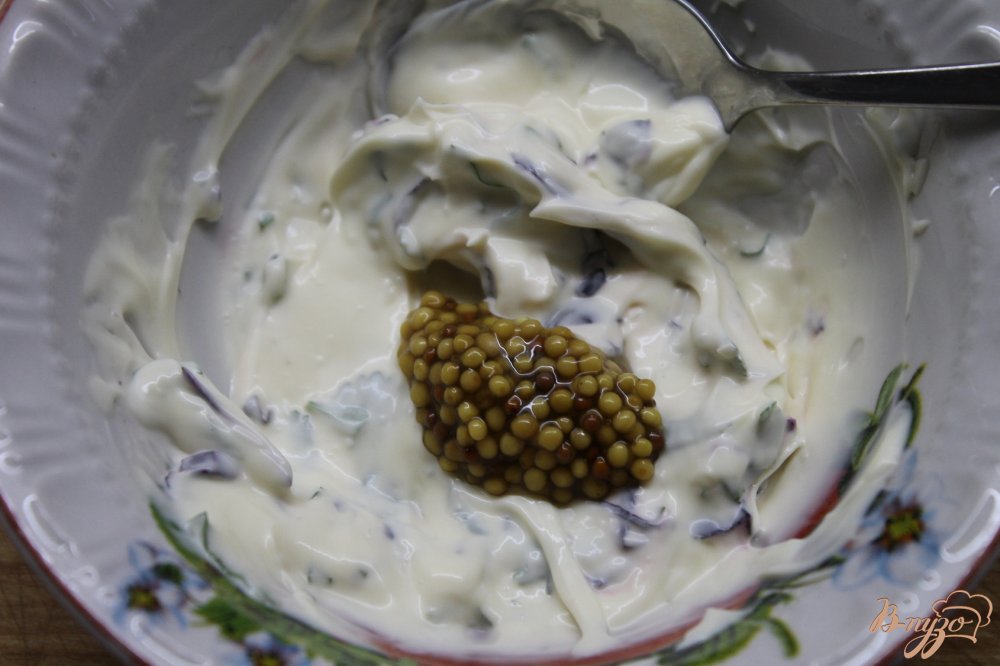 Фото приготовление рецепта: Лепешка с мясной начинкой и овощами на завтрак шаг №2