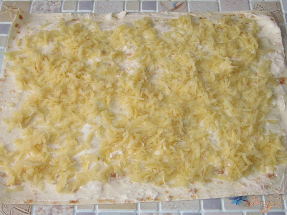 Рулет закусочный из лаваша с корнишонами, морковью и яйцами Рулет закусочный из лаваша с корнишонами, морковью и яйцами