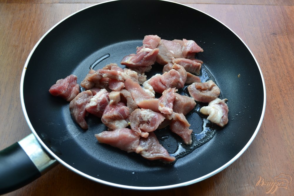 Свинина жареная с кабачками Свинина жареная с кабачками