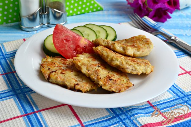 фото рецепта: Куриные оладьи с картофелем и капустой