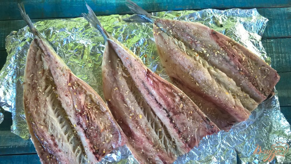 Скумбрия с луком на мангале Скумбрия с луком на мангале