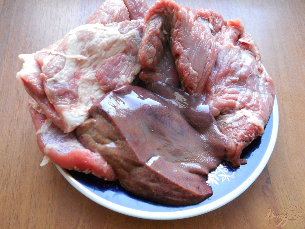 Фото приготовление рецепта: Мясной рулет с печенью шаг №1