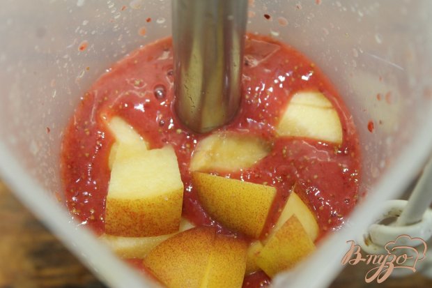Заготовка из клубничного пюре с персиком