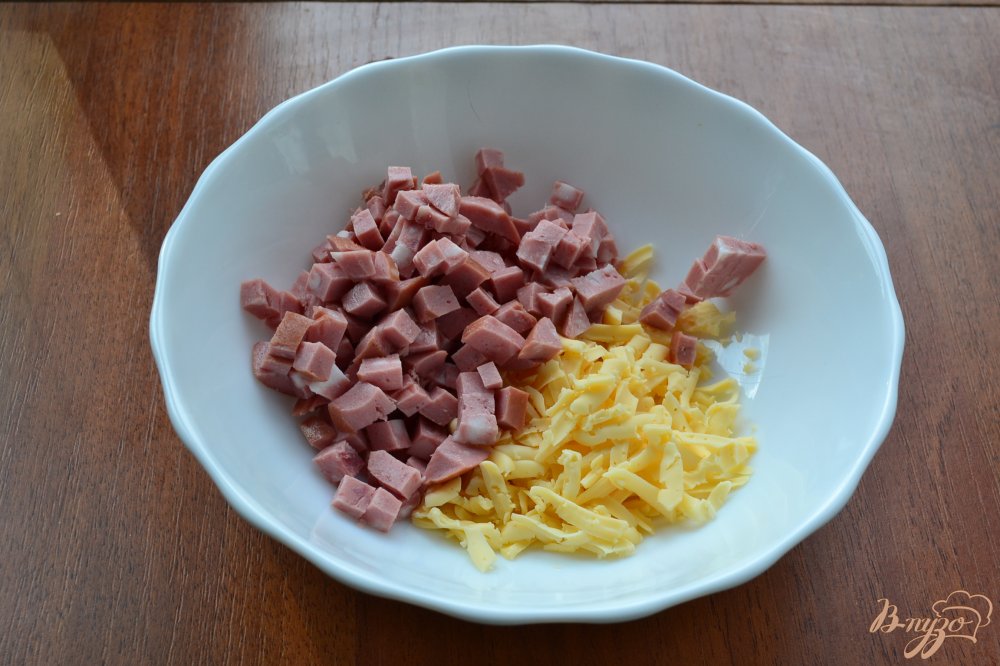 Гренки с сыром и колбасой Гренки с сыром и колбасой