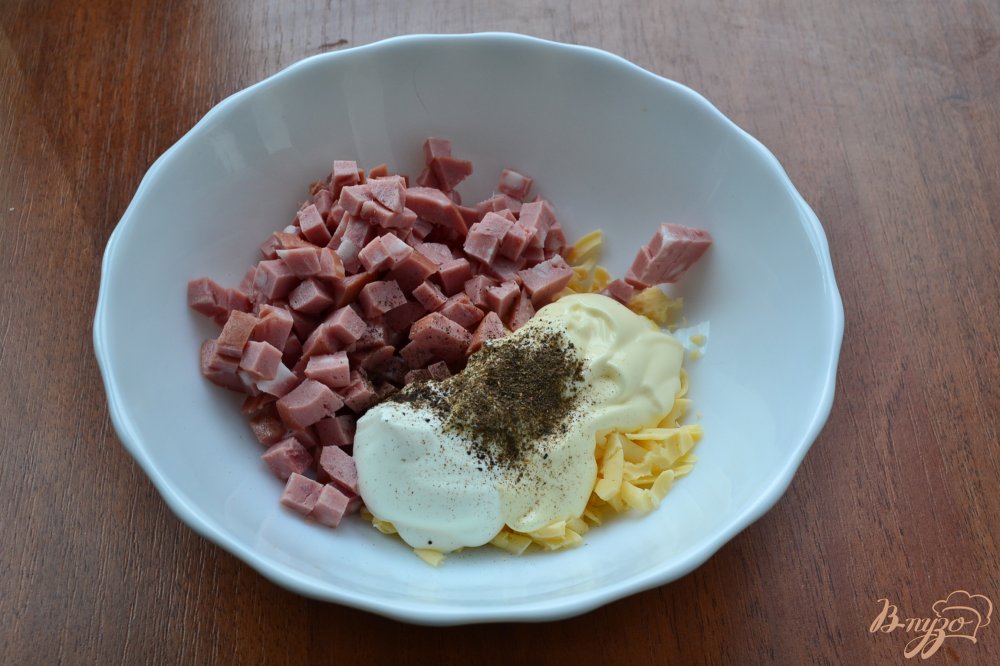 Гренки с сыром и колбасой Гренки с сыром и колбасой