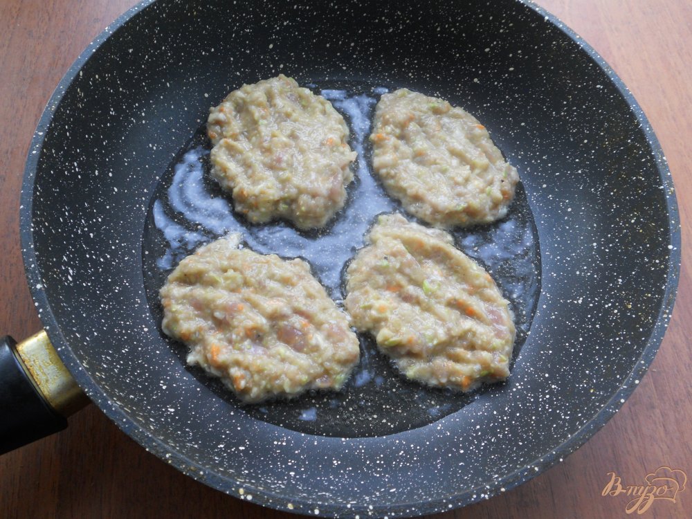 Овощные оладьи с мясным фаршем Овощные оладьи с мясным фаршем