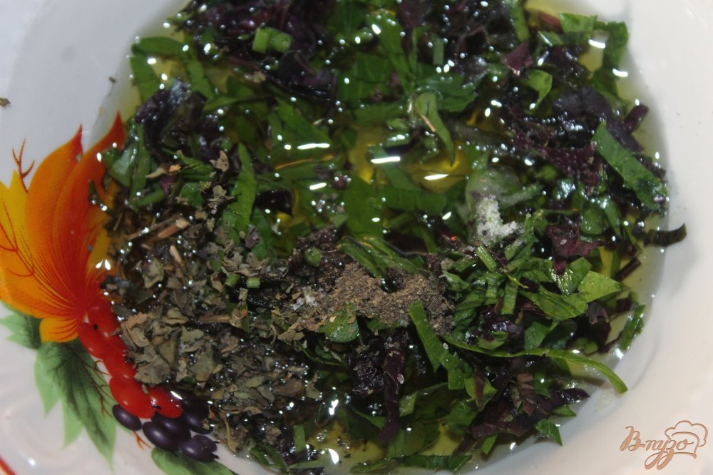 Фото приготовление рецепта: Отварная кукуруза с ароматным маслом и зеленью шаг №6