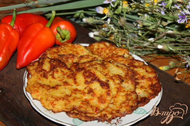 фото рецепта: Драники с кабачком и перцем