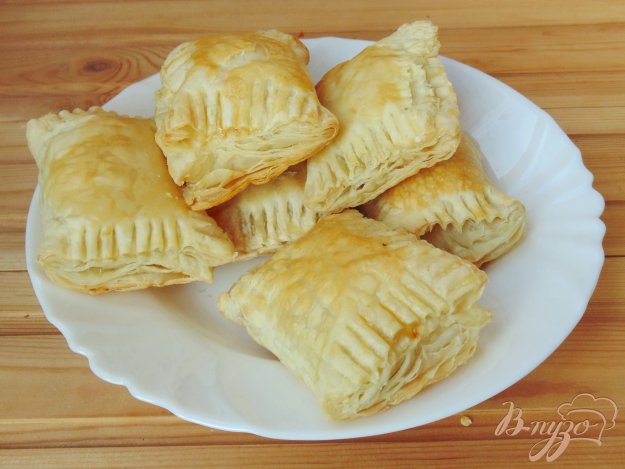 фото рецепта: Слойки с мясом и грибами
