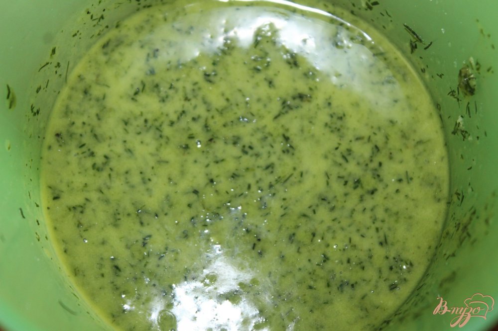 Фото приготовление рецепта: Отварной картофель дольками с овощами и чесночным соусом шаг №7