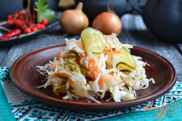 фото рецепта: Капуста маринованная с огурцами