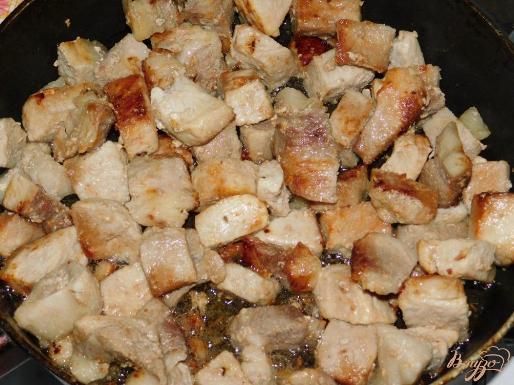 Фото приготовление рецепта: Мясо с красным вином и соевым соусом шаг №1