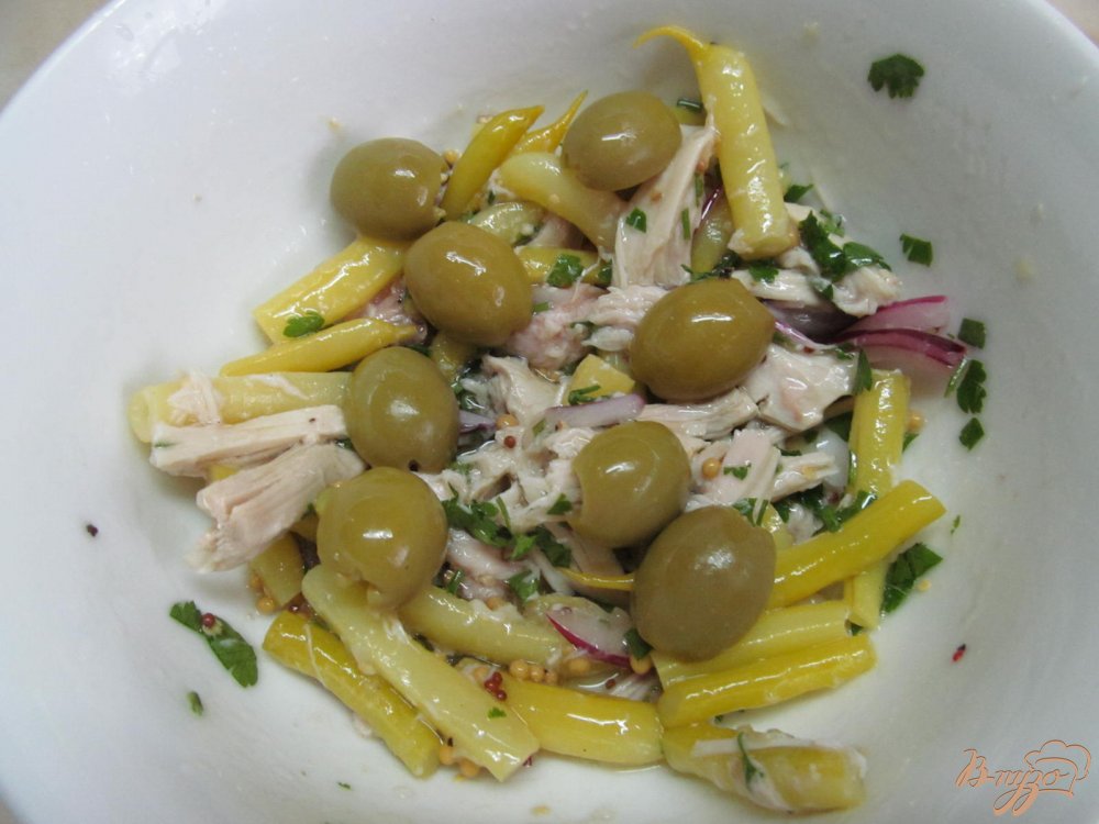 Фото приготовление рецепта: Салат из стручковой фасоли с куриным мясом шаг №3