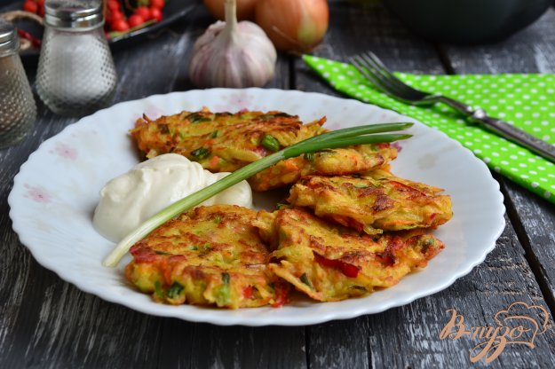фото рецепта: Оладьи из овощей с куриным фаршем