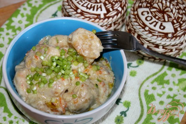 фото рецепта: Пельмени с овощами в сырном соусе