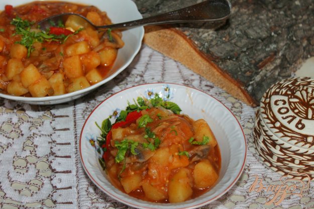фото рецепта: Рагу с шампиньонами и белокочанной капустой