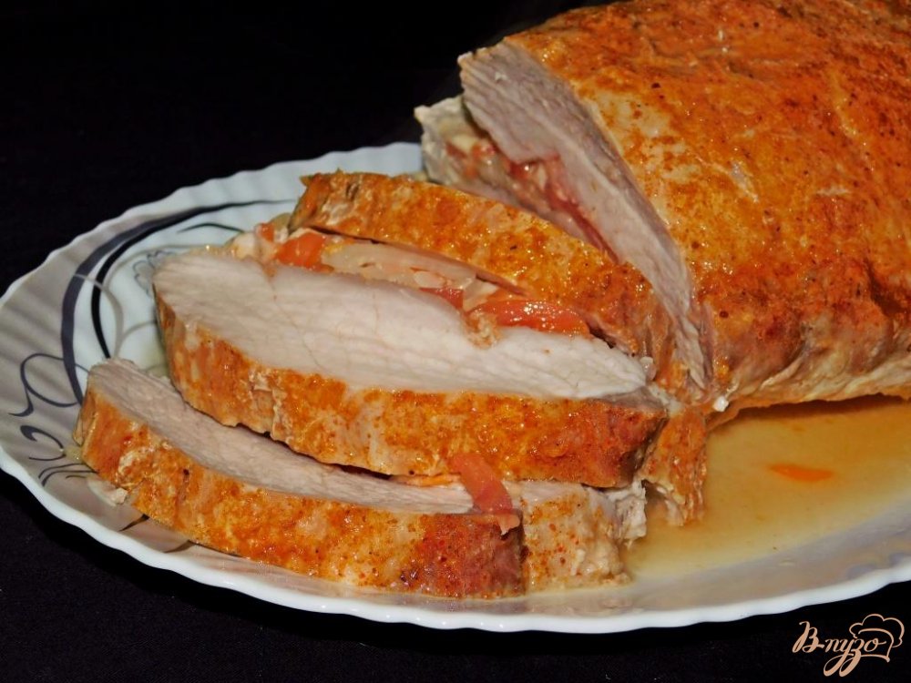 Фото приготовление рецепта: Запеченное мясо с начинкой шаг №7