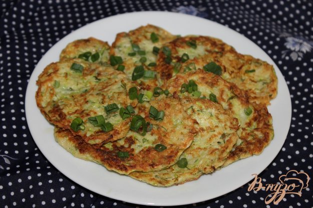 фото рецепта: Кабачковые оладьи с картофелем и укропом