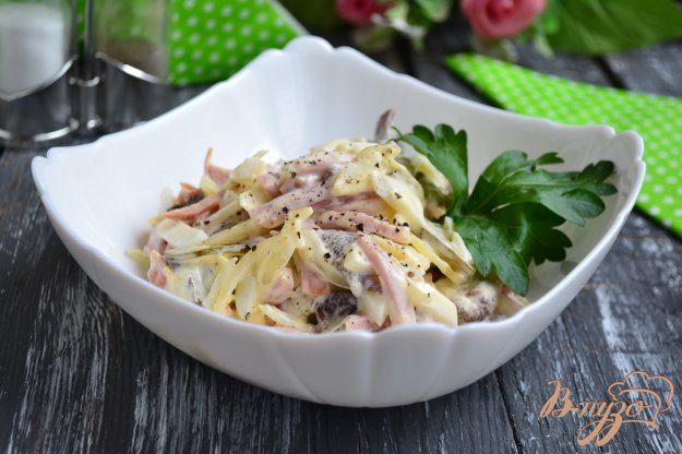 фото рецепта: Салат с ветчиной и маринованными грибами