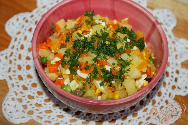 фото рецепта: Салат с тыквой, зеленым горошком и маринованными шампиньонами