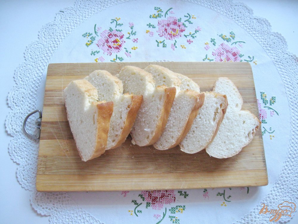 Гренки с чесноком, сухим базиликом и укропом Гренки с чесноком, сухим базиликом и укропом