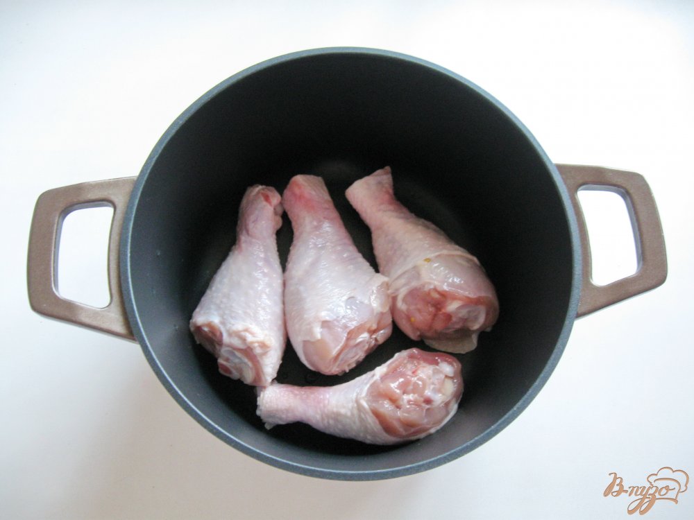Фото приготовление рецепта: Жаркое из курицы с маринованными огурцами шаг №1