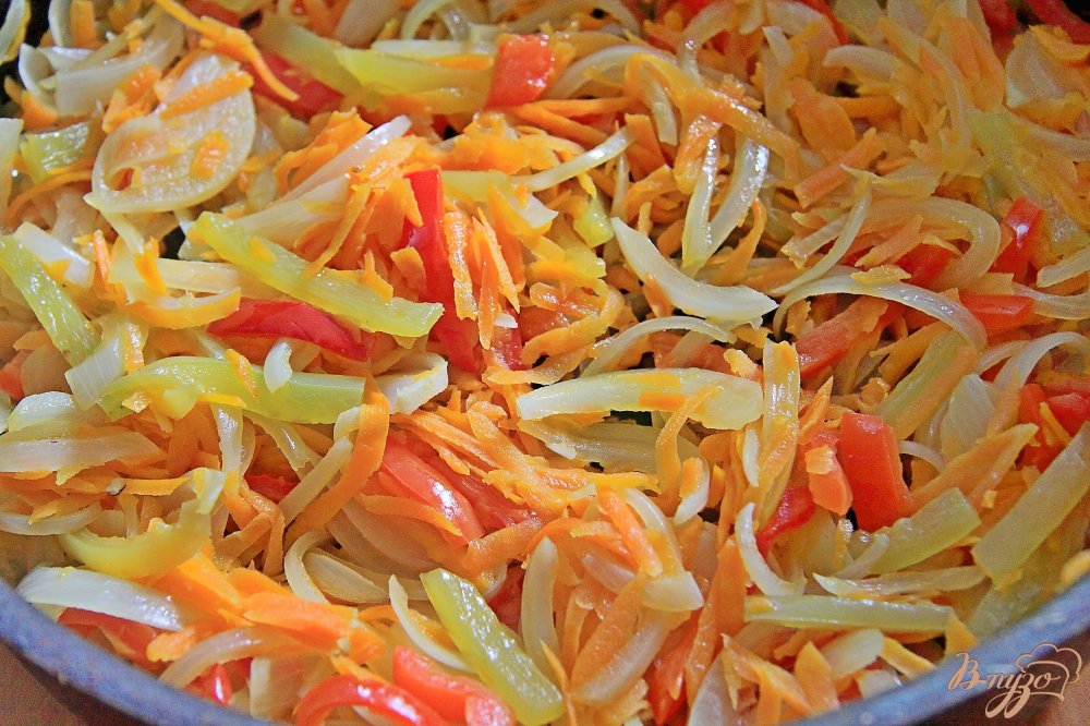 Запеченные рулетики из кабачков с куриным филе и овощами Запеченные рулетики из кабачков с куриным филе и овощами
