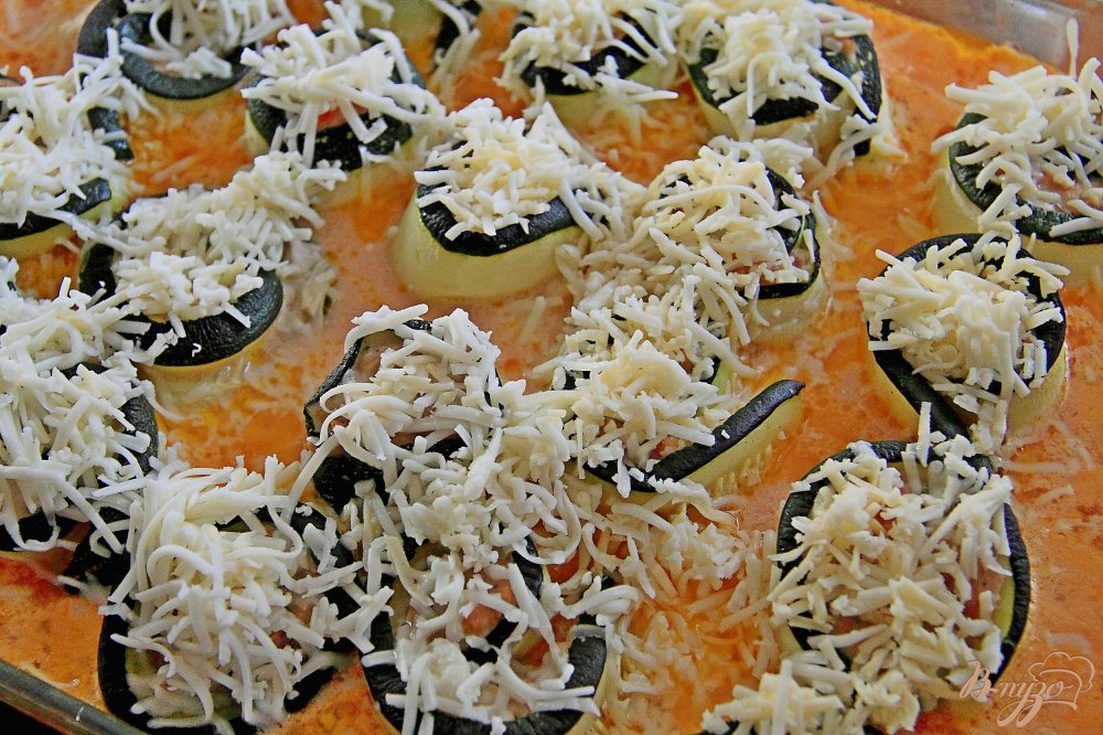Запеченные рулетики из кабачков с куриным филе и овощами Запеченные рулетики из кабачков с куриным филе и овощами