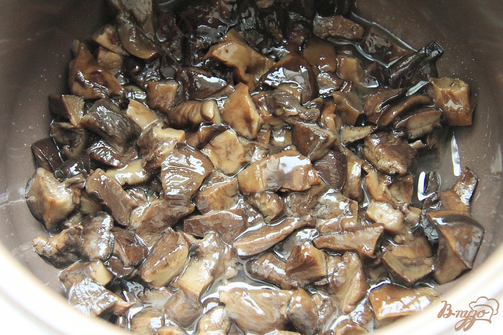Картофель с маринованными грибами в мультиварке Картофель с маринованными грибами в мультиварке