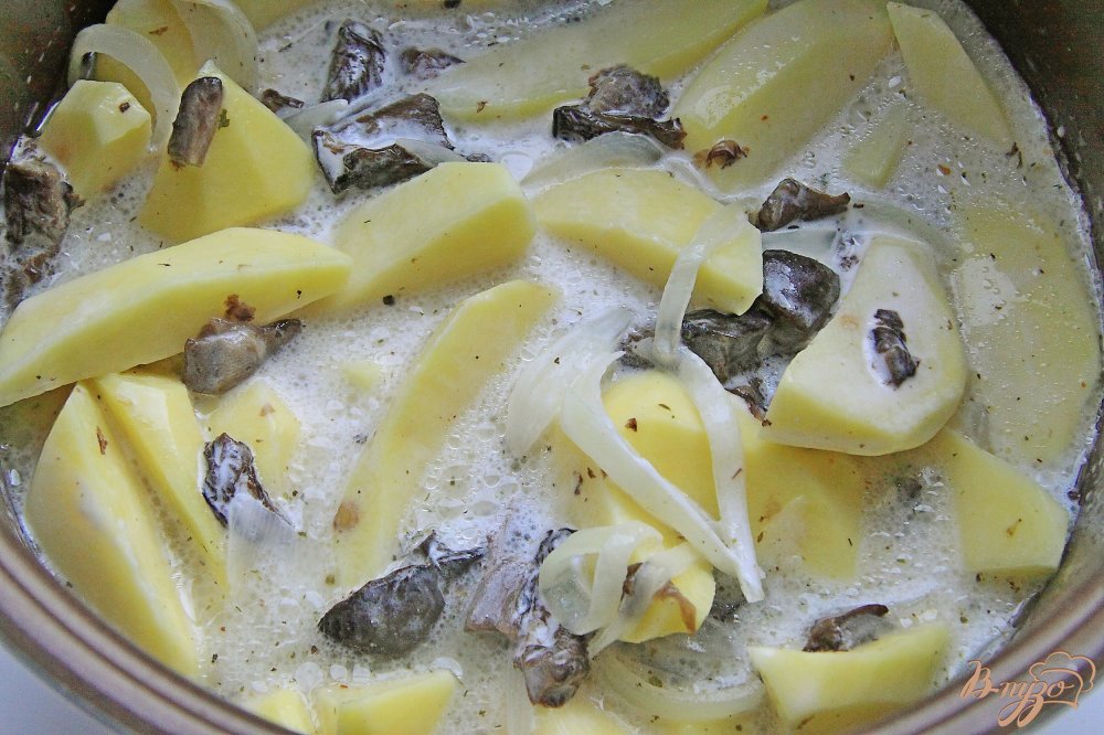 Картофель с маринованными грибами в мультиварке Картофель с маринованными грибами в мультиварке