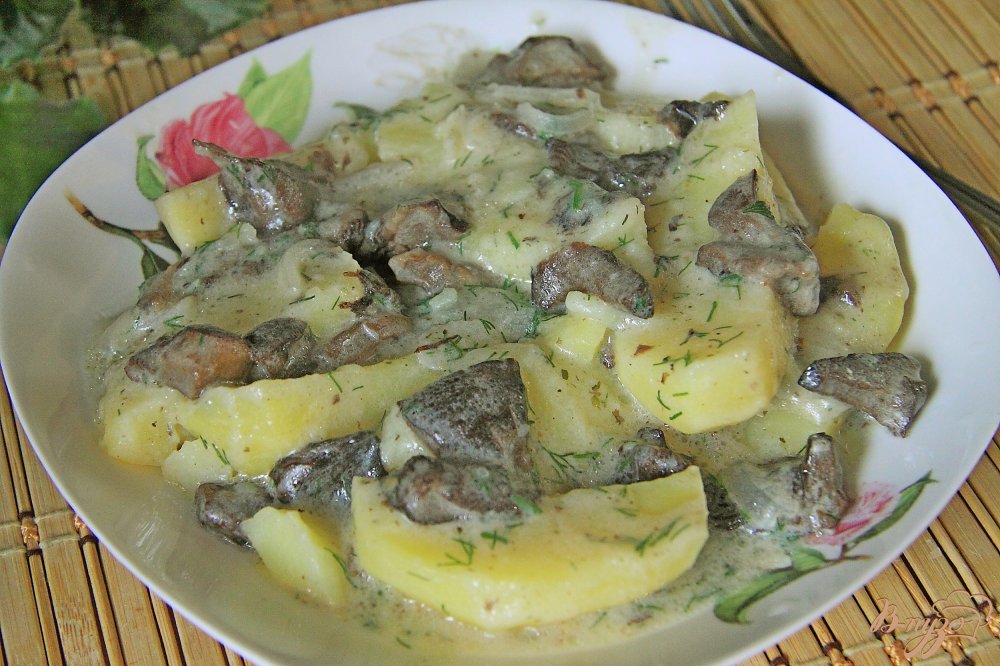 Картофель с маринованными грибами в мультиварке Картофель с маринованными грибами в мультиварке