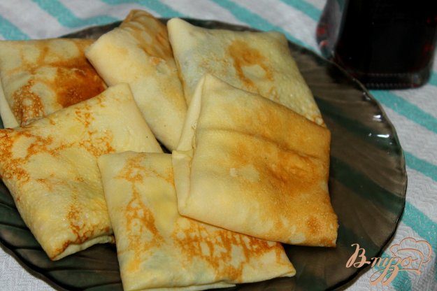 фото рецепта: Блинные конвертики с курицей, сыром и укропом