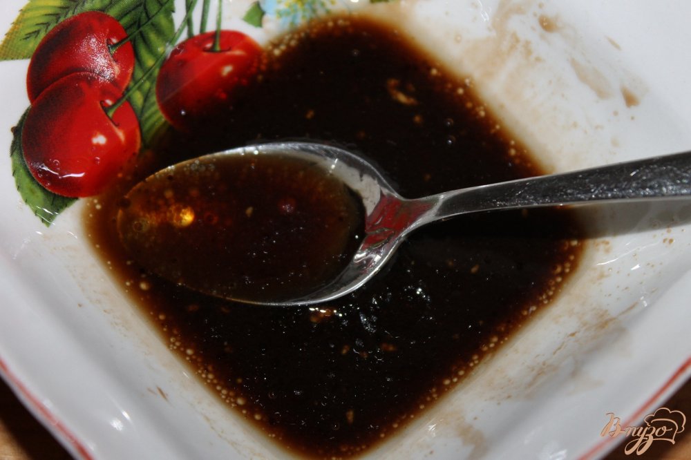 Фото приготовление рецепта: Зеленый салат с мясом и грушей шаг №3
