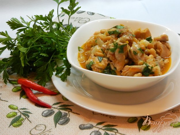 фото рецепта: Мясо с фасолью и зеленью