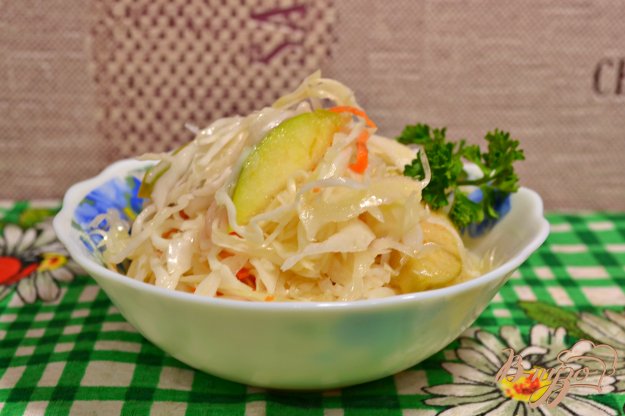 фото рецепта: Капуста маринованная с яблоками