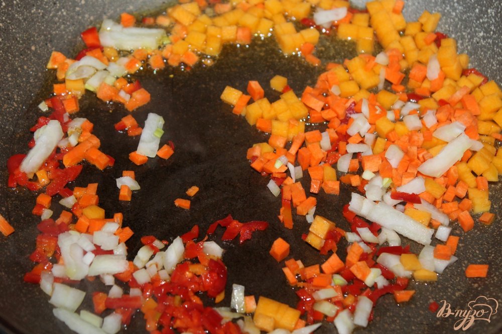 Фото приготовление рецепта: Суп с тыквой, мясом и субпродуктами шаг №3
