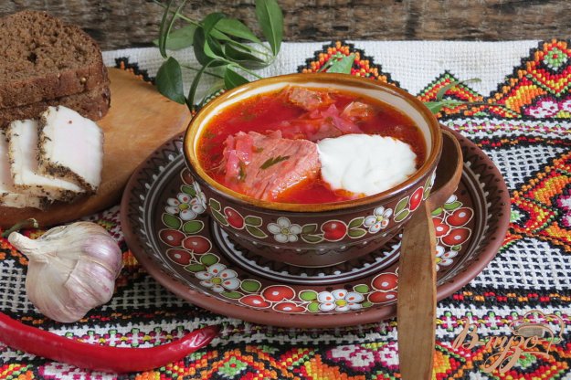 фото рецепта: Борщ со свининой, отварной свеклой и помидорами