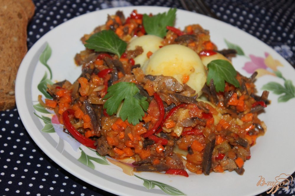 Фото приготовление рецепта: Картофельное пюре с мясной подливой шаг №7