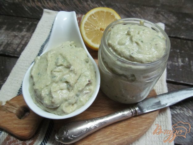 фото рецепта: Паштет из соленой сельди с сыром и брокколи