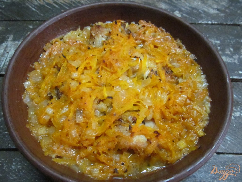 Фото приготовление рецепта: Запеченная курица с булгуром и овощами шаг №7