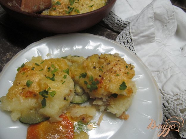 фото рецепта: Слоеная запеканка с хеком и овощами