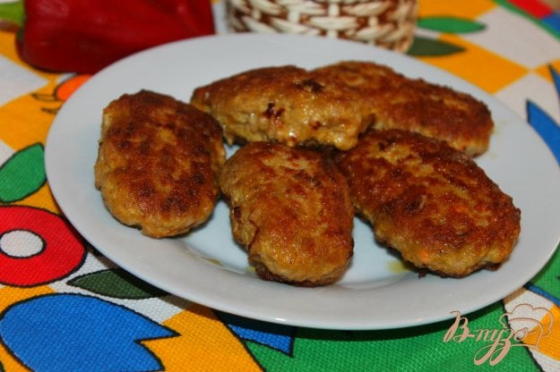 фото рецепта: Мясные котлеты с начинкой из феты и оливок