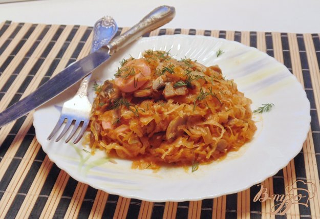 фото рецепта: Грибная солянка с капустой и сосисками