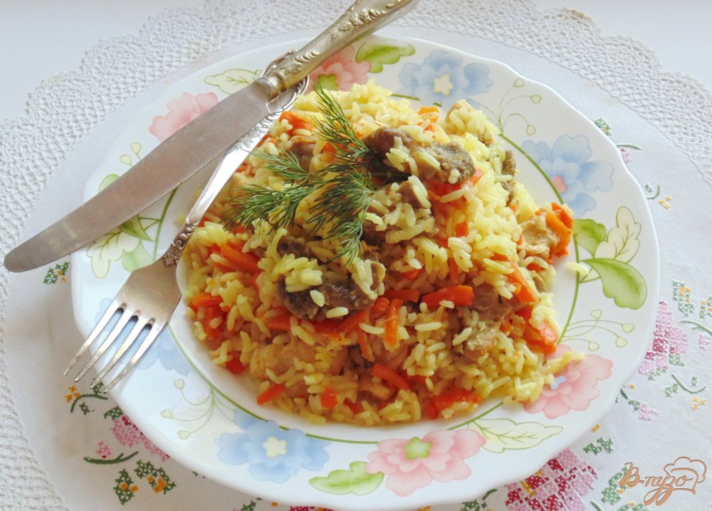 Фото приготовление рецепта: Плов с куриным филе и куриными желудками шаг №9