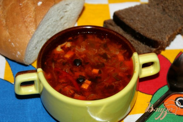 фото рецепта: Борщ с фасолью и куриной тушенкой