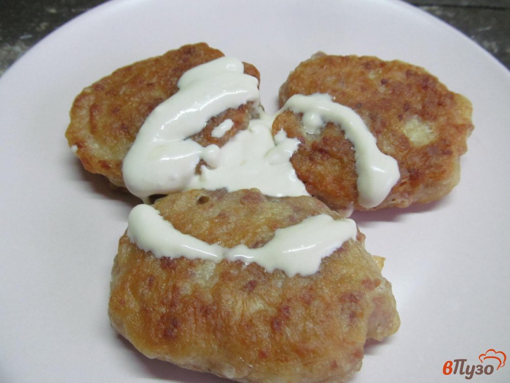Фото приготовление рецепта: Оладьи с мясным фаршем шаг №9
