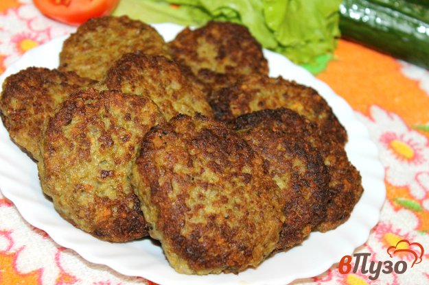 фото рецепта: Мясные котлетки со спаржевой фасолью