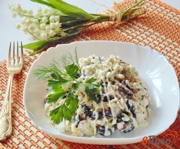 фото рецепта: Салат с курицей и красной фасолью